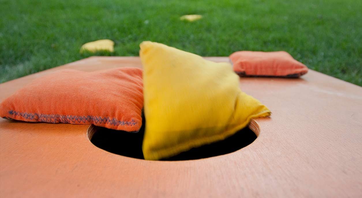 cornehole-game